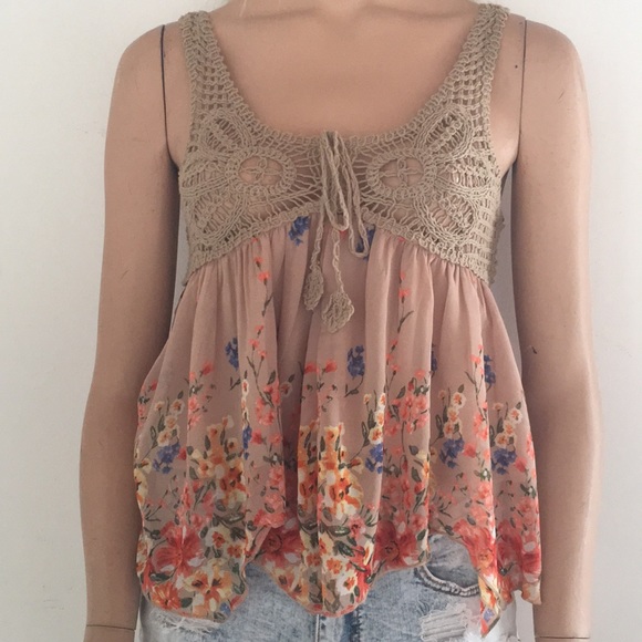 So Pretty "Love Culture" Crochet & Floral Tank Top - Picture 3 of 7